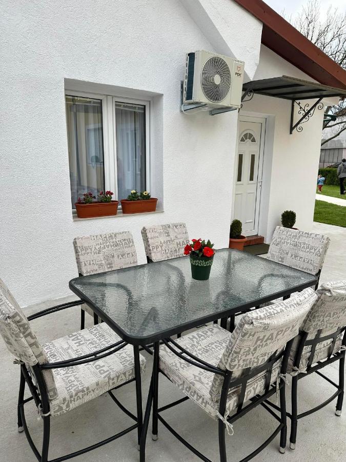 Apartmani Emily & Jully Nikšić Exteriér fotografie
