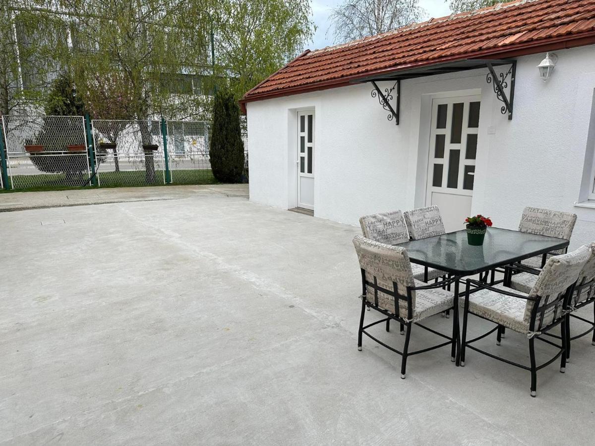 Apartmani Emily & Jully Nikšić Exteriér fotografie