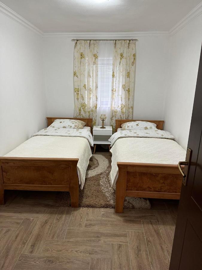 Apartmani Emily & Jully Nikšić Exteriér fotografie