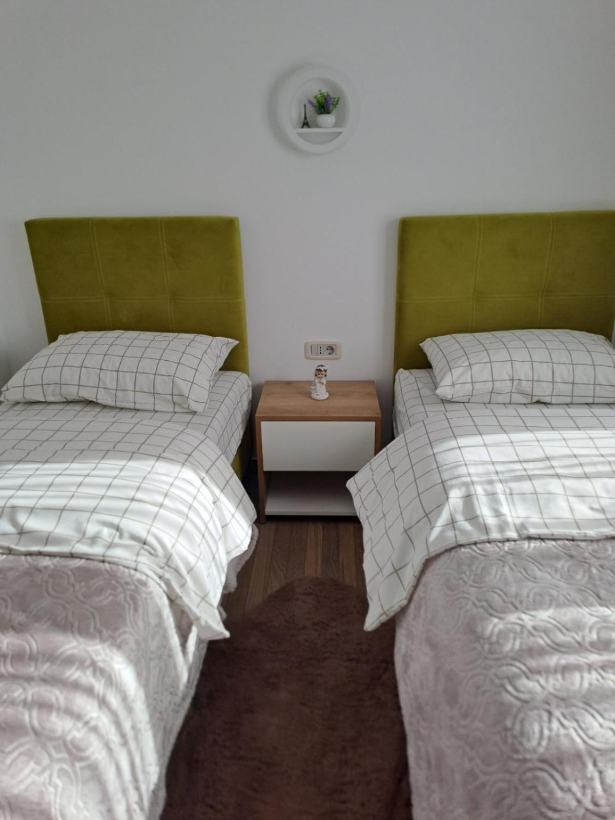 Apartmani Emily & Jully Nikšić Exteriér fotografie
