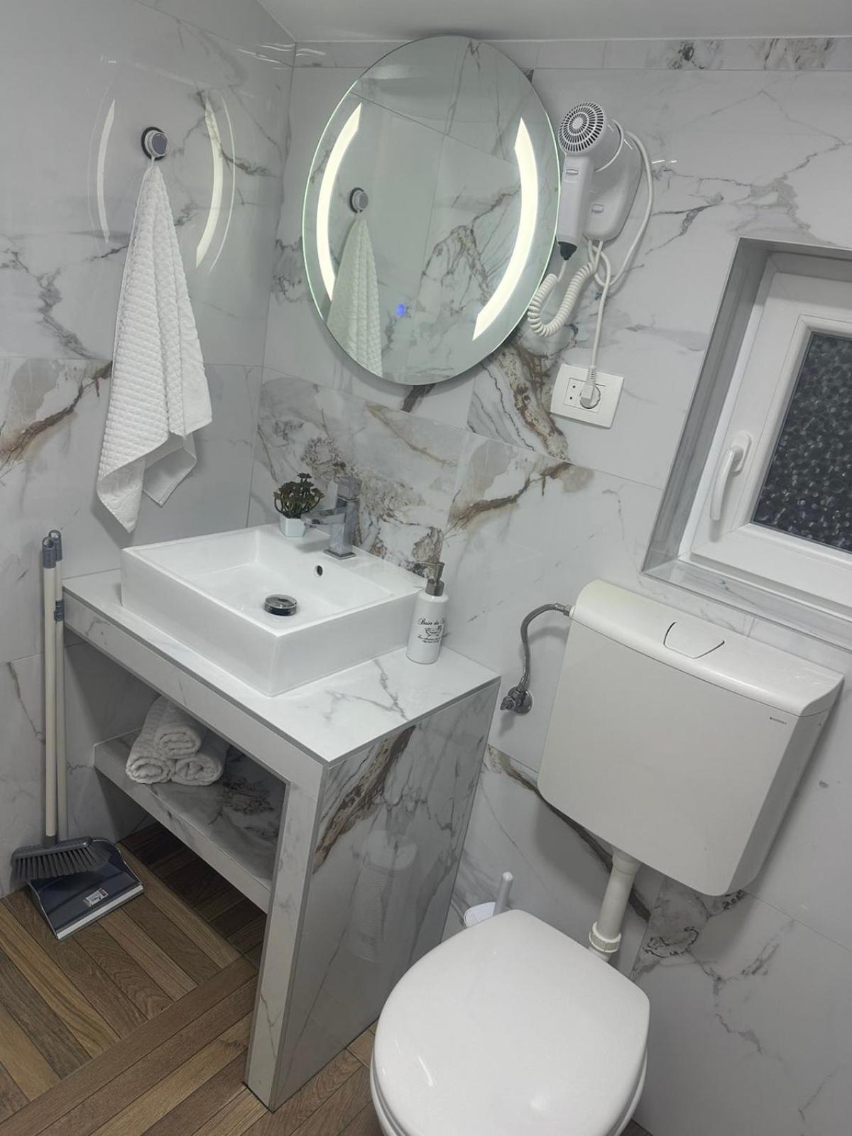 Apartmani Emily & Jully Nikšić Exteriér fotografie