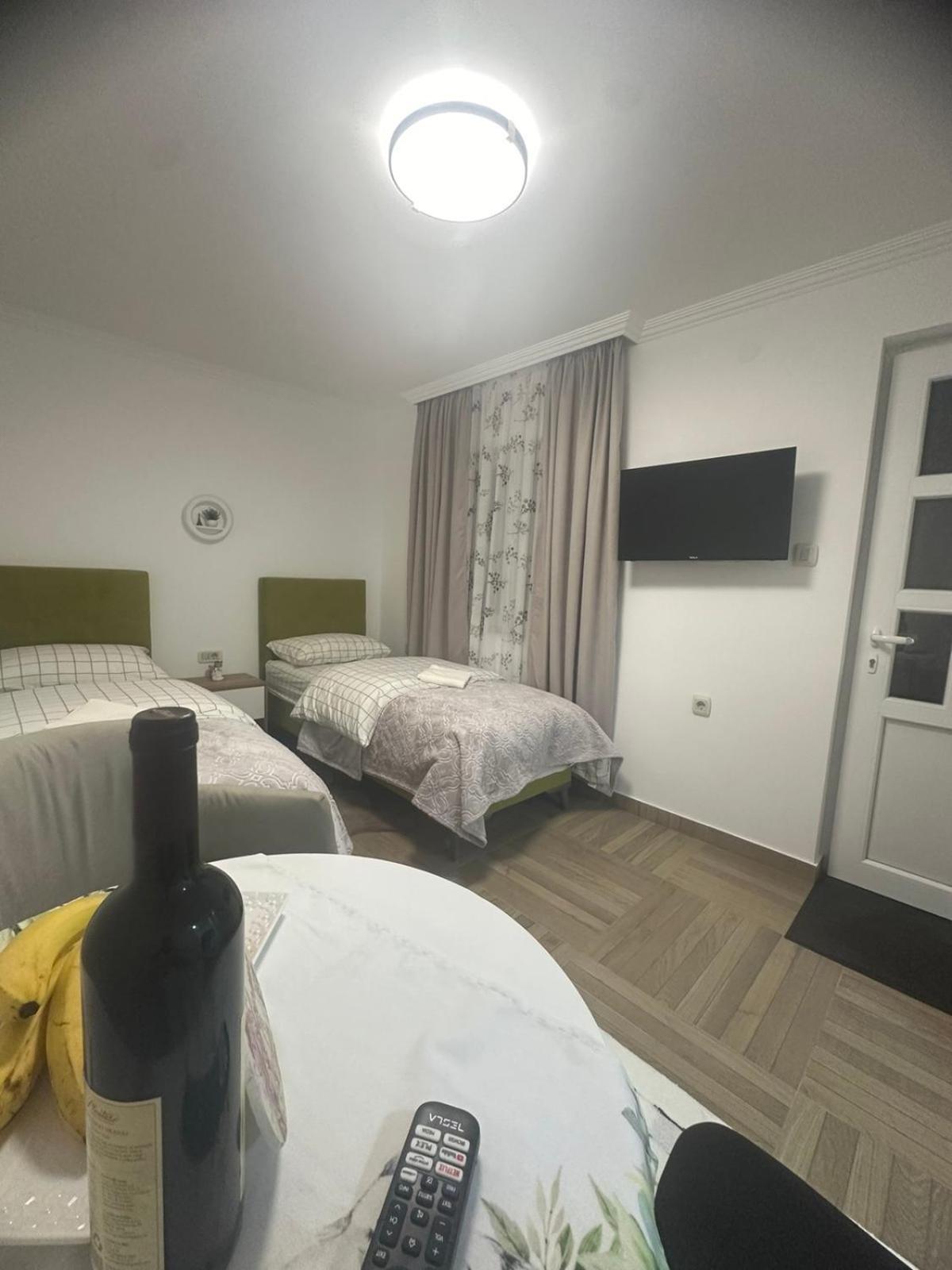 Apartmani Emily & Jully Nikšić Exteriér fotografie
