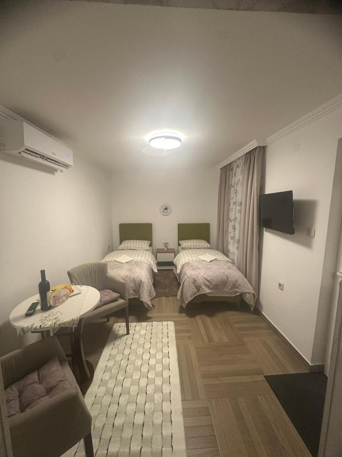 Apartmani Emily & Jully Nikšić Exteriér fotografie